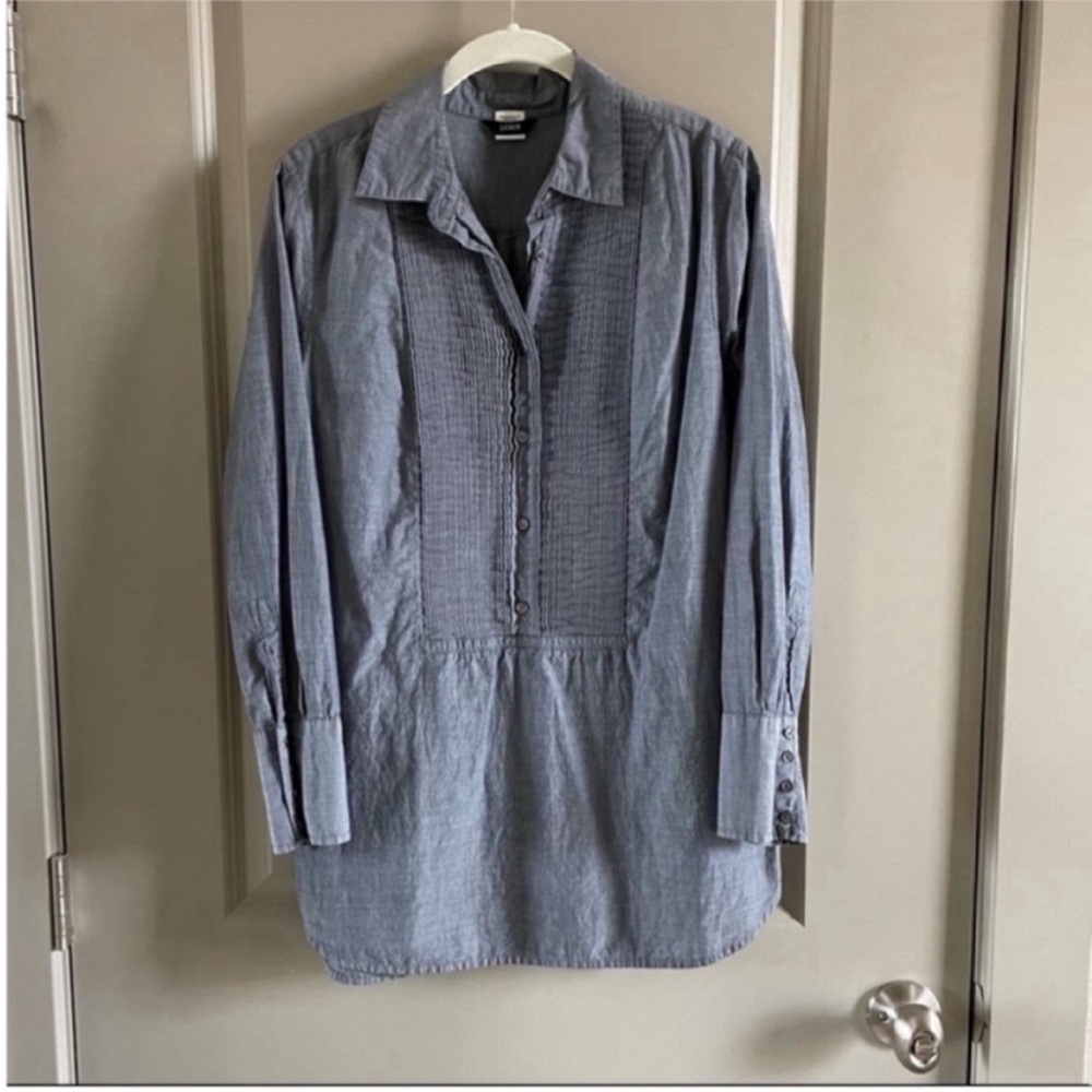 J. Crew chambray tuxedo tunic. Pleated buttoned front popover top.